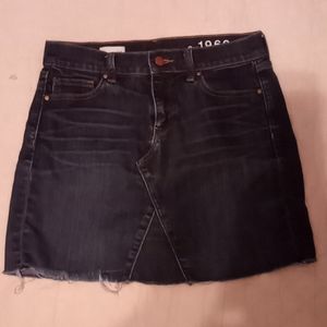 Jean destressed shirt